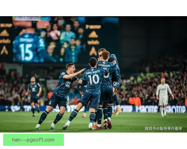 卡斯泰拉诺斯英超客场精彩推射助力球队取得关键进球