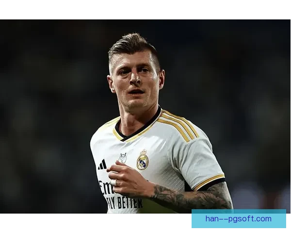 穆西亚拉德甲客场连过数人破门展现非凡技巧引发热议